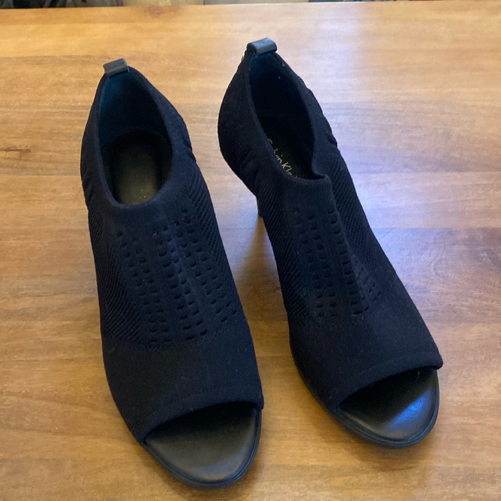 Calvin Klein 9.5 black peep toe heel